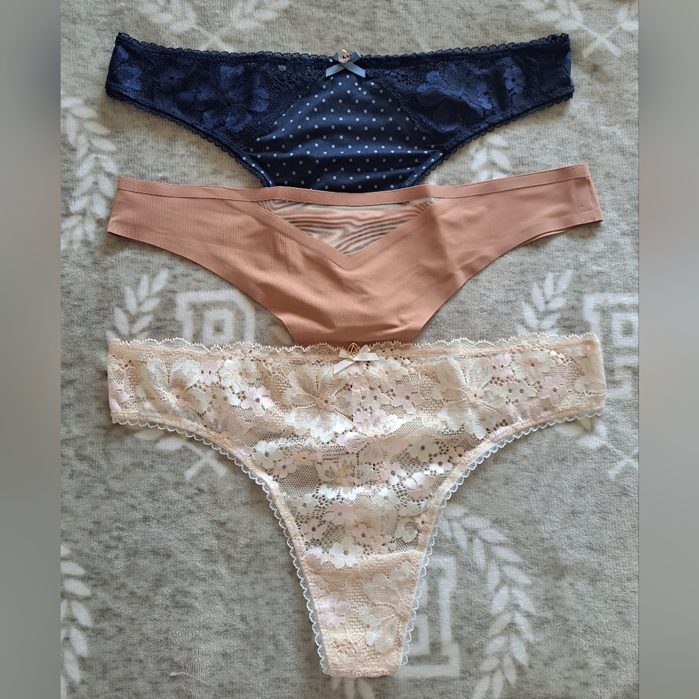 VS panties bundle (M) NWT